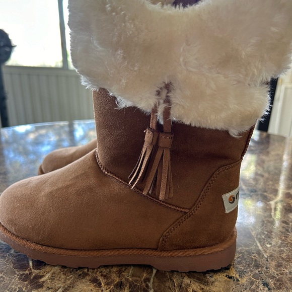 Makalu
NEW/NEVER WORN/ WITHOUT TAGS GIRLS' MAKALU BIG KID ICELAND WINTER BOOTS - Picture 5 of 10
